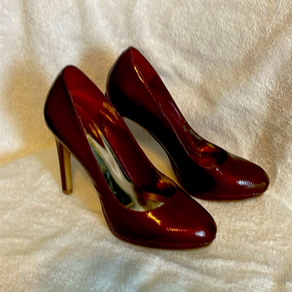 BCBG closed toe heels